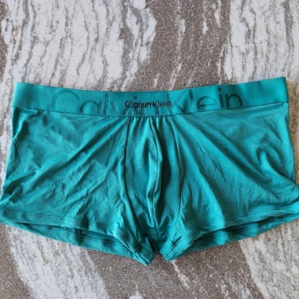 Calvin Klein Men's Embossed ICON Microfiber Low Rise Trunk Underwear Size XL NEW
